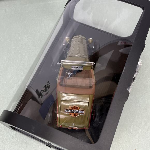 Harley Davidson 1:18 Die Cast Ford Model A Hot Rod 1929 Green Metallic - Picture 7 of 9